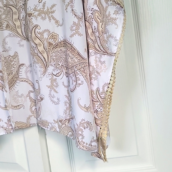 CHICO'S damask tan/white open wrap top - Picture 5 of 8
